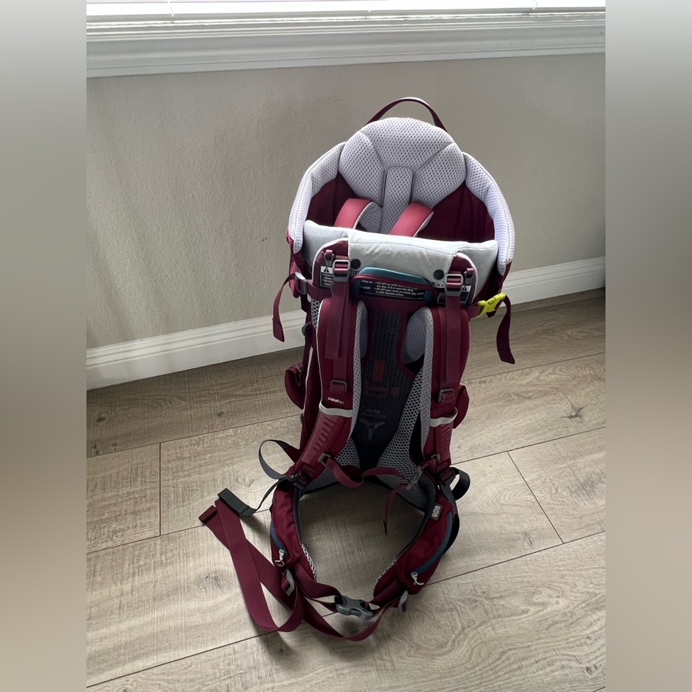 Deuter Kid Comfort Child Carrier in Maroon NWOT - Picture 9 of 10